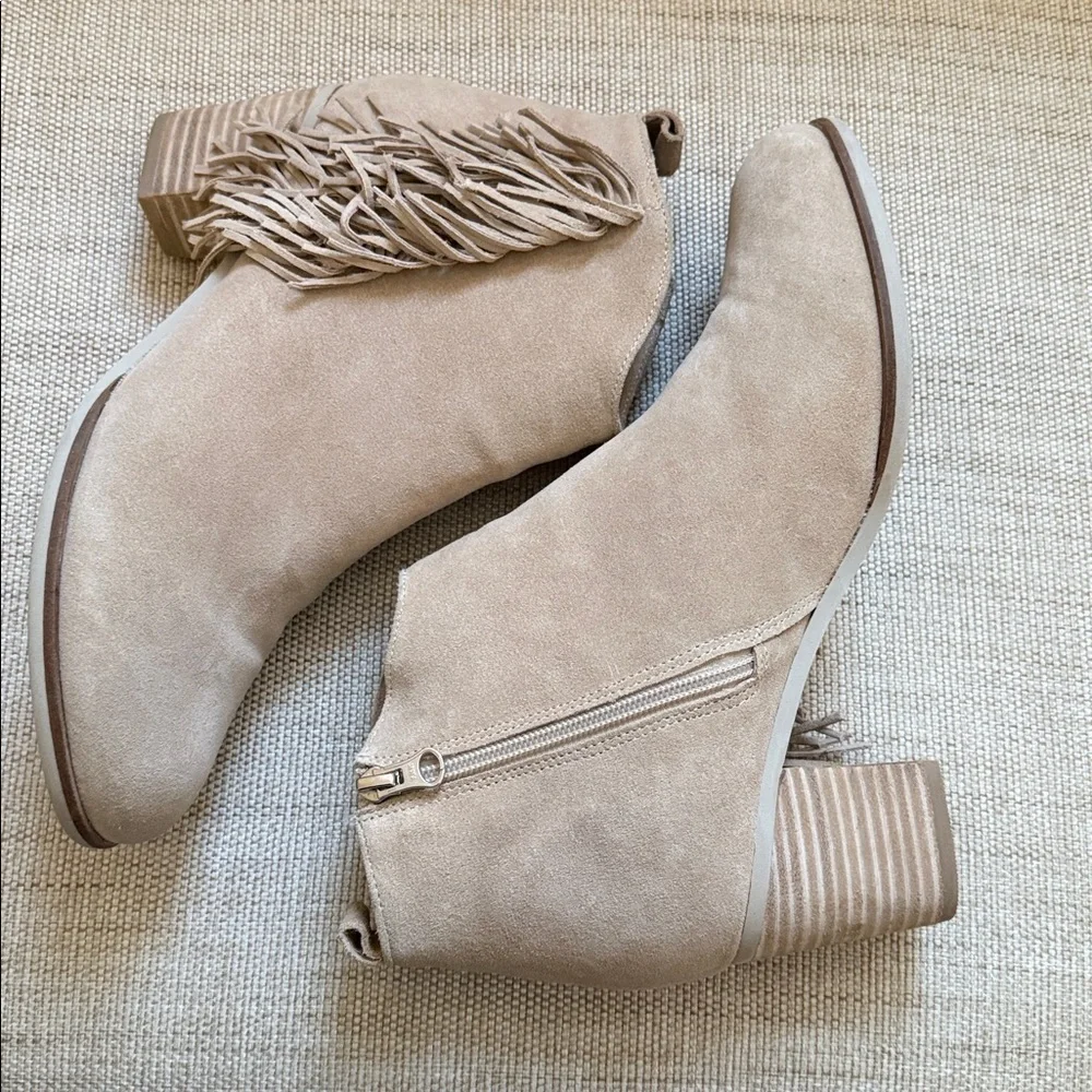 Matisse Cloey Beige Suede Fringe Side Zip Ankle Boots Stacked Heel Read
